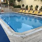 Muz Hotel 3*