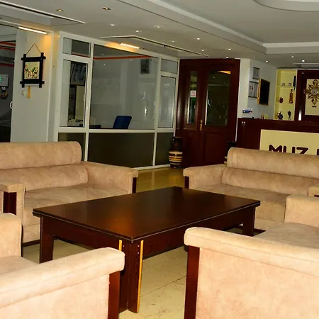 Hotel Muz 3*