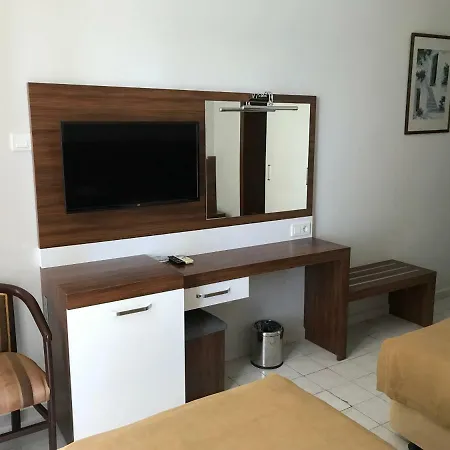 Muz Hotel 3*