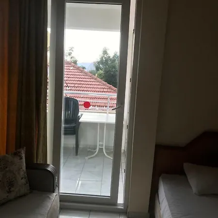 Muz Ξενοδοχείο