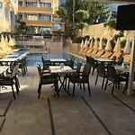Muz Hotel
