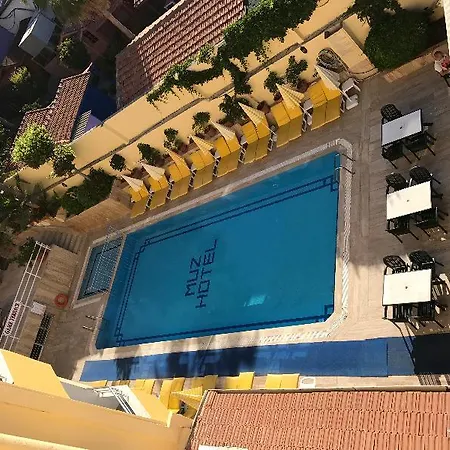 Muz Hotel 2*
