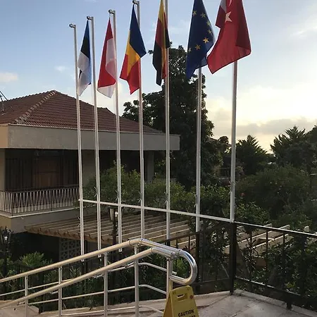 Muz Hotel